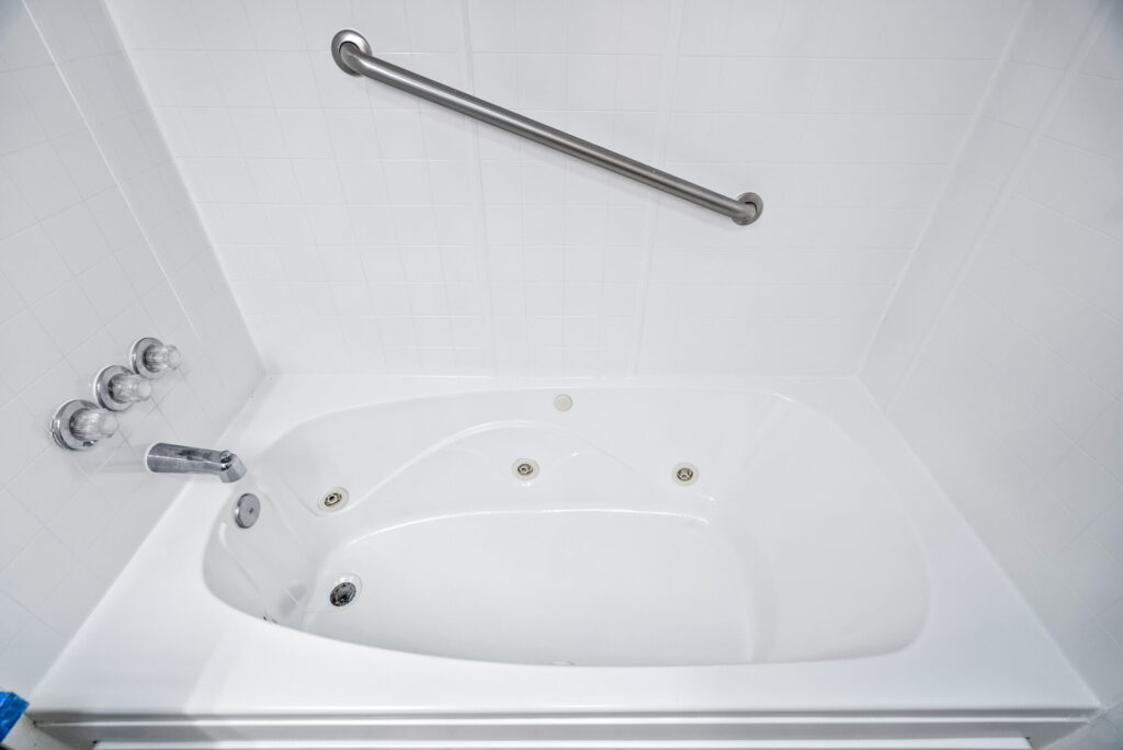 Apartment Tub and Shower Refinishing