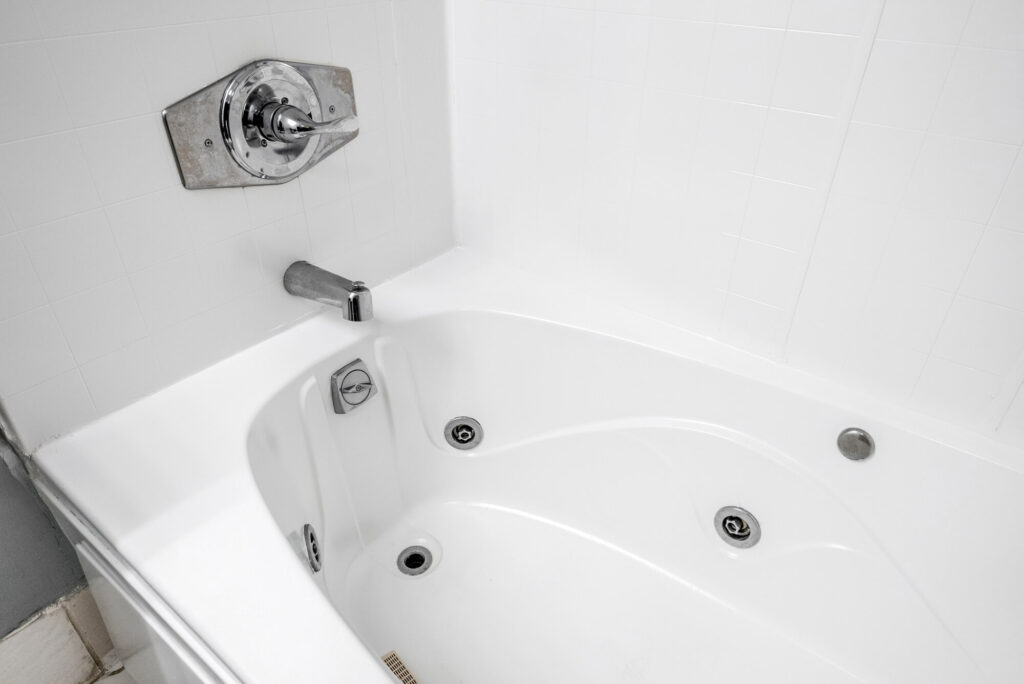 Apartment Tub and Shower Refinishing